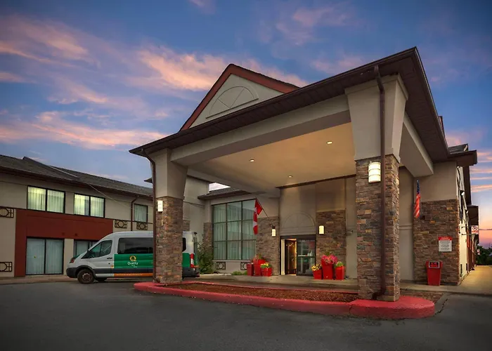 Quality Inn & Suites 5585 Ambler Drive Mississauga Ontario